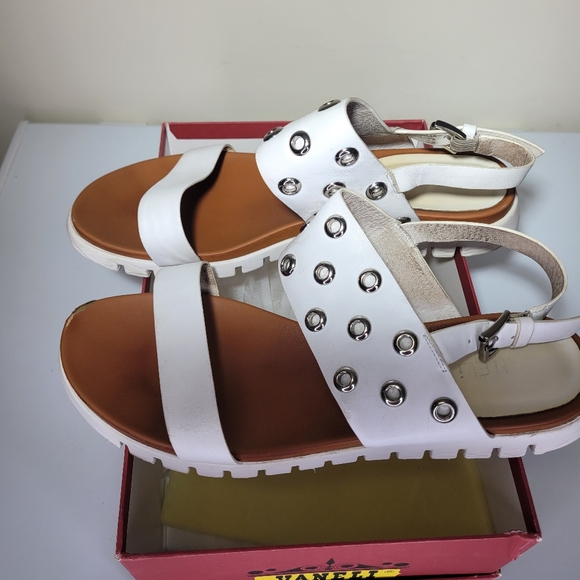 Sandals - Picture 5 of 8